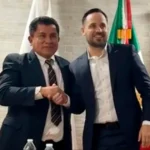 Lorenzo Menera, gerente de SIMAS, presentando su plan de acción para resolver los problemas de agua y drenaje en Piedras Negras